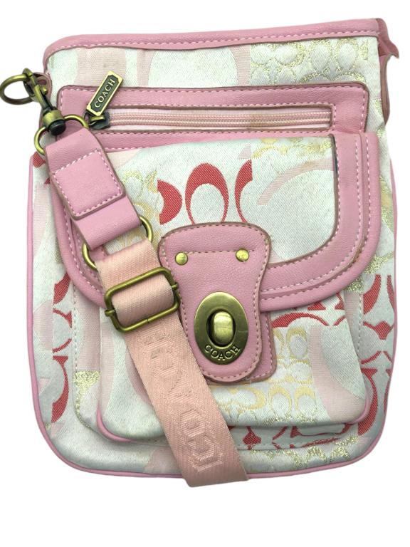 COACH SIGNATURE GETAWAY PINK PURSE CROSSBODY: COACH SIGNATURE GETAWAY PINK PURSE CROSSBODY -GOOD PREOWNED CONDITION-COLOR: PINK-SIZE: 9.5" X 7.5"-KA 7/12/23