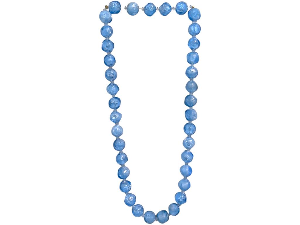 VTG CHUNKY BLUE LUCITE BEADED NECKLACE: VTG CHUNKY BLUE LUCITE BEADED NECKLACE