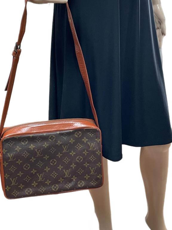 LOUIS VUITTON MESSENGER SHOULDER BAG (1 of 7)