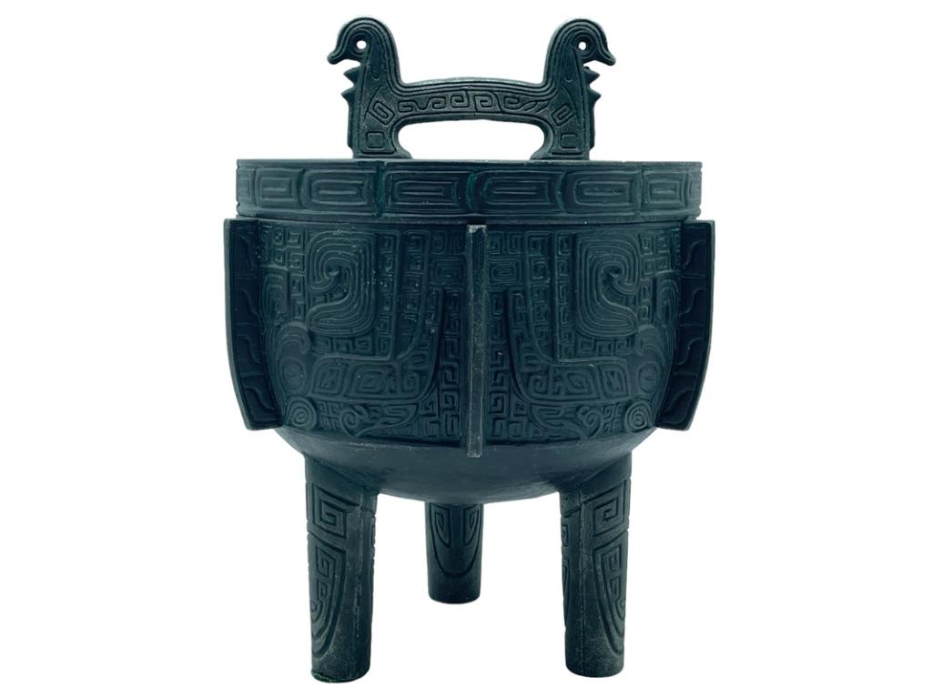 MID CENTURY JAMES MONT STYLE ASIAN ICE BUCKET: -MID CENTURY JAMES MONT STYLE ASIAN ICE BUCKET - SIZE: 11" X 8" -GOOD PREOWNED CONDITION -JR BTQ 07/19