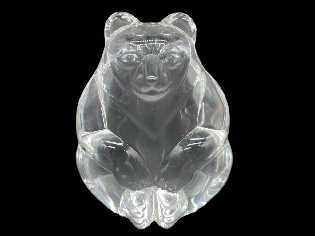 VTG SIGNED STEUBEN CRYSTAL BEAR SCULPTURE (1 of 3)