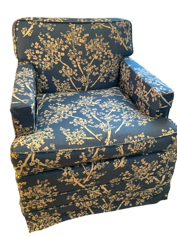 VINTAGE RETRO CHERRY BLOSSOM LOUNGE CHAIR: -VINTAGE RETRO CHERRY BLOSSOM LOUNGE CHAIR SIDE CHAIR-25" X 32" X 35" APPROX-PRE OWNED CONDITION-DP32723* Pick up by appointment off-site in Palm Beach Gardens*