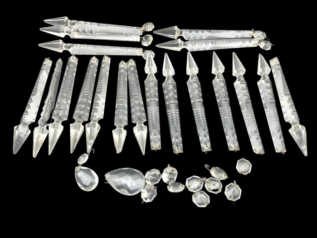 VTG LOT OF CRYSTAL PRISMS: VTG LOT OF CRYSTAL PRISMS