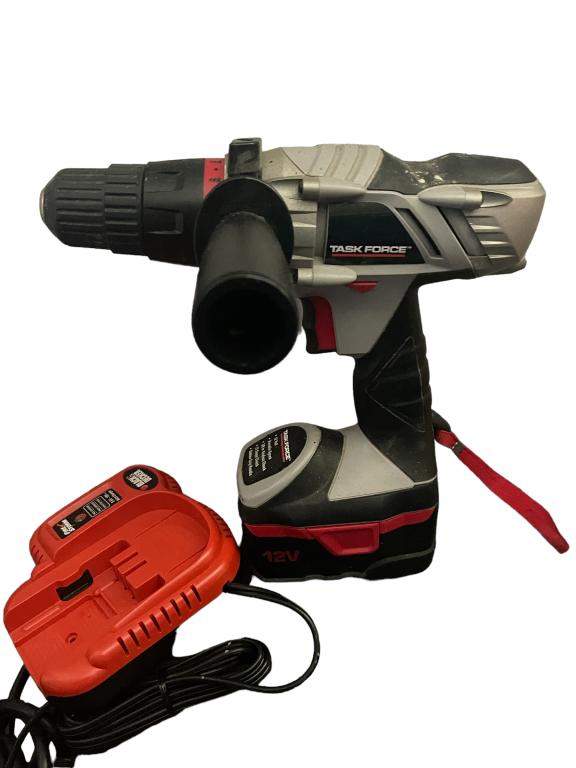 BLACK AND DECKER TASK FORSE DRILL: BLACK AND DECKER TASK FORSE DRILL