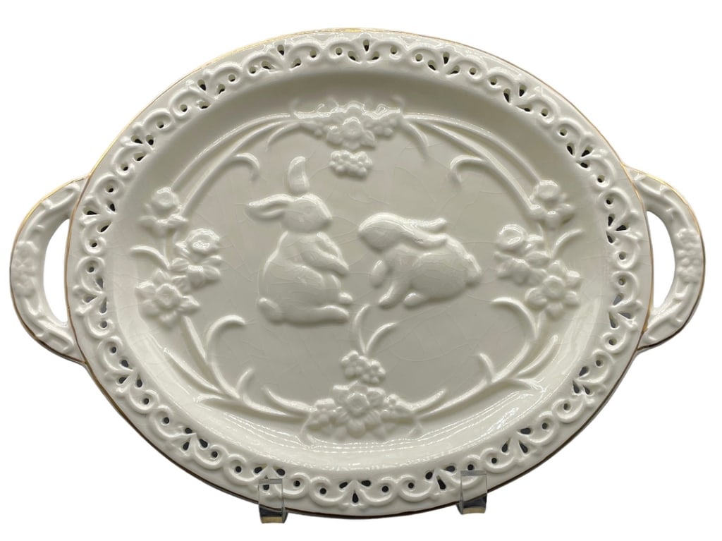 LENOX PORCELAIN RABBIT SERVING TRAY 14": -LENOX PORCELAIN RABBIT SERVING TRAY 14" -GOOD CONDITION -JR SR CAB 08/02