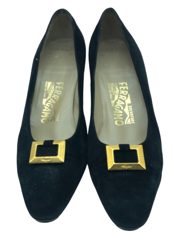 FERRAGAMO BLACK SUEDE BUCKLE HEEL PUMPS SZ: 8.5 (1 of 5)