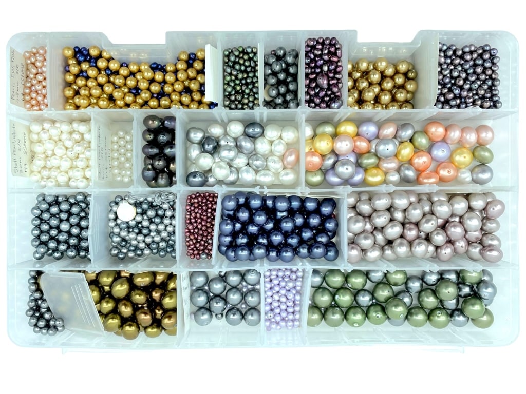 ASSORTED SHELL & FRESHWATER PEARLS (1 of 3)