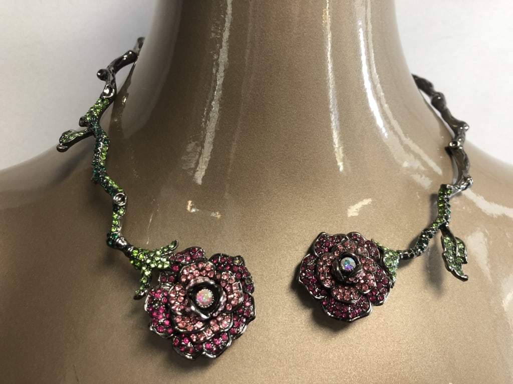 BETSY JOHNSON ROSE HINGED COLLAR NECKLACE (1 of 2)