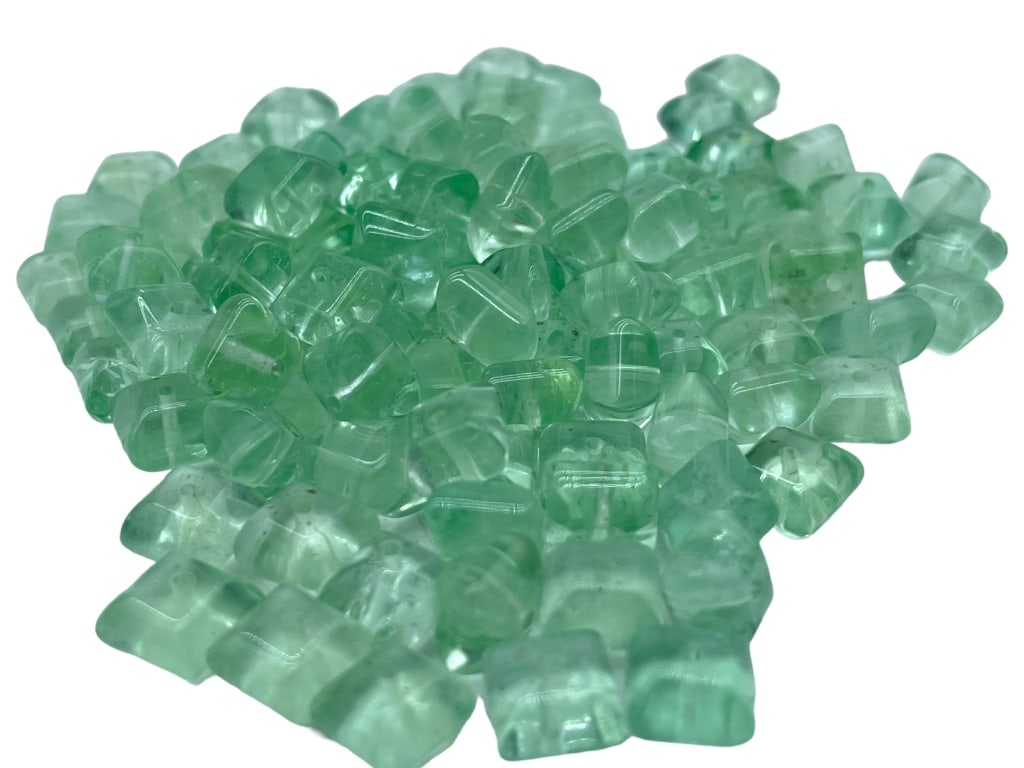 GREEN FLUORITE AAA FACETED GEMSTONE SPACERS: -GREEN FLUORITE AAA FACETED SEMI PRECIOUS GEMSTONE SPACERS -SIDE DRILLED SPACER-COUNT: 106-GREAT FOR DIY JEWELRY & ARTS CRAFTS-JR BTQ SLF 09/05