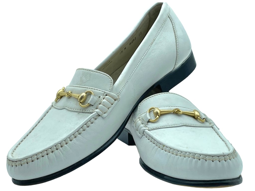 BALLY SLIP ON WHITE LEATHER MENS LOAFERS SIZE 7.5: -VTG BALLY SLIP ON WHITE LEATHER MENS LOAFERS SIZE 7.5- LITTLE WEAR, LIKE NEW SEE ALL PHOTOSJR 11/21