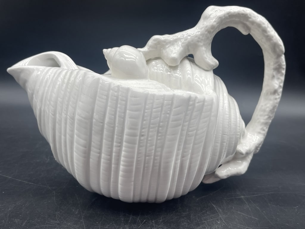 VTG FITZ FLOYD SEASHELL TEAPOT (1 of 2)