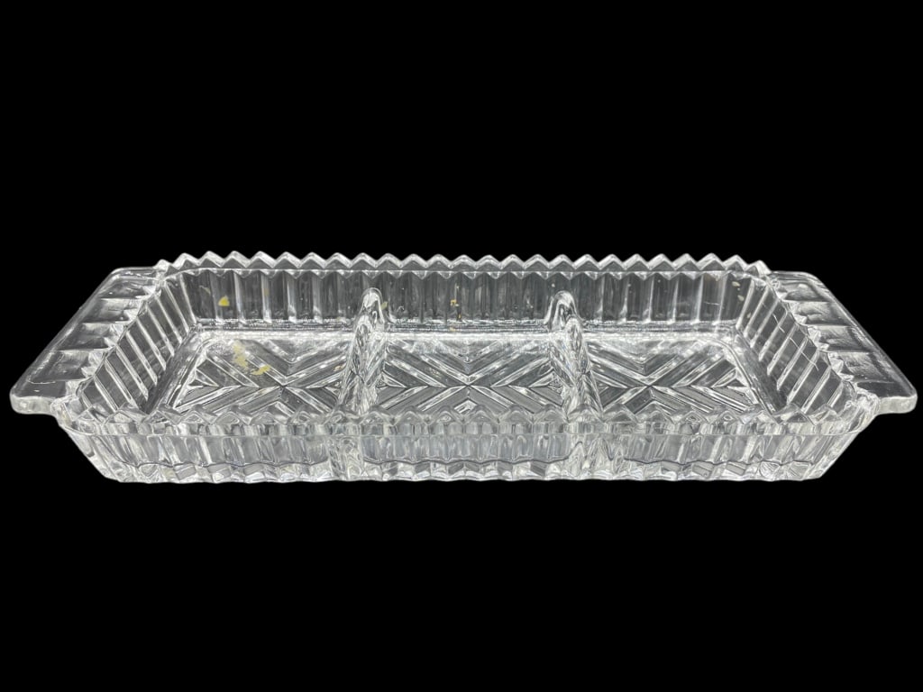 VTG CLEAR CUT GLASS DIVIDED CONDIMENT TRAY 10" (1 of 4)