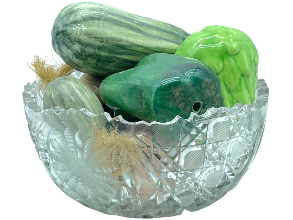 VTG DECORATIVE FRUIT BOWL CENTERPIECE (1 of 3)