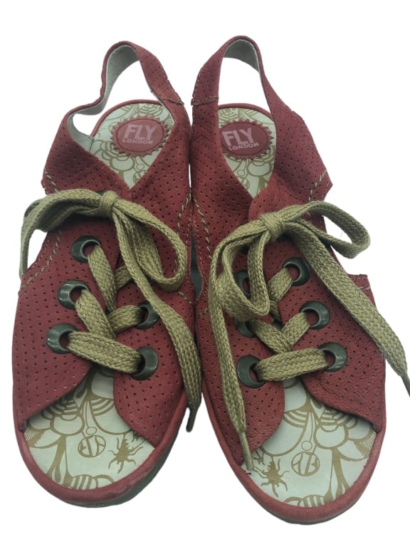 LADIES "FLY LONDON" SOFT RASBERRY SANDALS, SIZE 41: LADIES "FLY LONDON" SOFT RASBERRY SANDALS, SIZE 41*FUN SOFT RASBERRY COLOR WITH CHUNKY TAN LACES* SO NICE TO HAVE ALL THAT STYLE & HEIGHT, YET SO COMFORTABLE