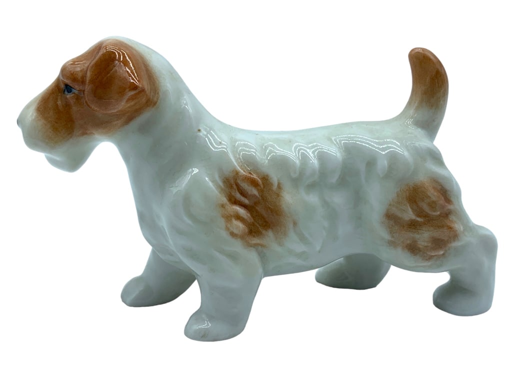 VTG PORCELAIN BOSTON TERRIER FIGURINE 5.5": -VTG PORCELAIN BOSTON TERRIER FIGURINE -SIZE: 5.5" X 2"-JR RL GLRY 08/24