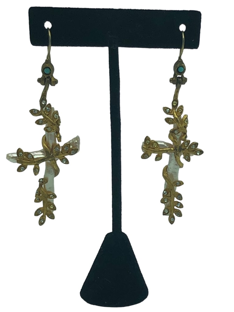 Biwa Pearl Earings: -Biwa Pearls Cross Earings-3" Please be advised that by placing a bid, you are entering into a legally binding contract with DejaVu Estate Sales & Auctions, LLC (DejaVu). If you are the successful