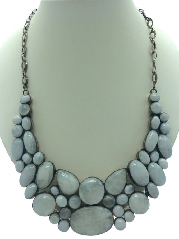 STERLING SILVER AND MOONSTONE NECKLACE: STERLING SILVER AND MOONSTONES NECKLACE-12"