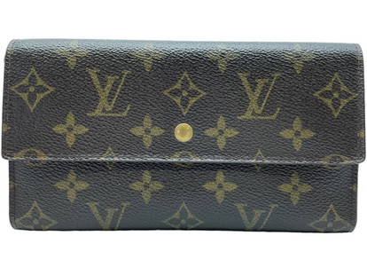 Louis Vuitton Vintage 2004 International Wallet