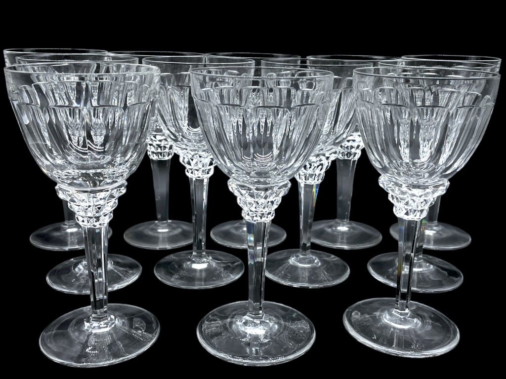KRISTALUNIE STYLE MAASTRICHT CRYSTAL WINE GLASSES: Kristalunie Maastricht Crystal Glass Wine Jan W.Eisenl?ffel Set-SET OF 12-SIZE: 8"T-RETAIL $100 EACH-VERY GOOD CONDITION NO APPARENT CHIPS OR CRACKS -JR SR BRN SDE CAB 09/28 Please be advised that by 