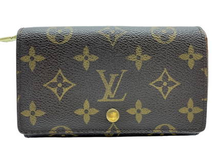 LOUIS VUITTON PORTE TRESOR ZIP WALLET: LOUIS VUITTON PORTE TRESOR ZIP WALLET -BROWN COATED CANVAS -MONOGRAM CANVAS WITH GOLDEN BRASS HARDWARE -5.5*3.5*1 INCHES- CT1013- CONDITION RATING A -DV7 -AAN8573Please be advised that by placing a