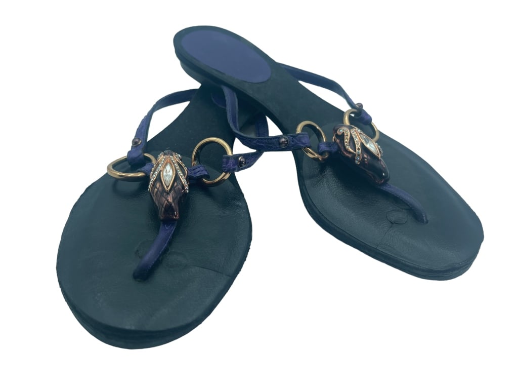 GUCCI  JEWELED BLING NAY FLIP FLOP SANDALS SZ 37 (1 of 3)