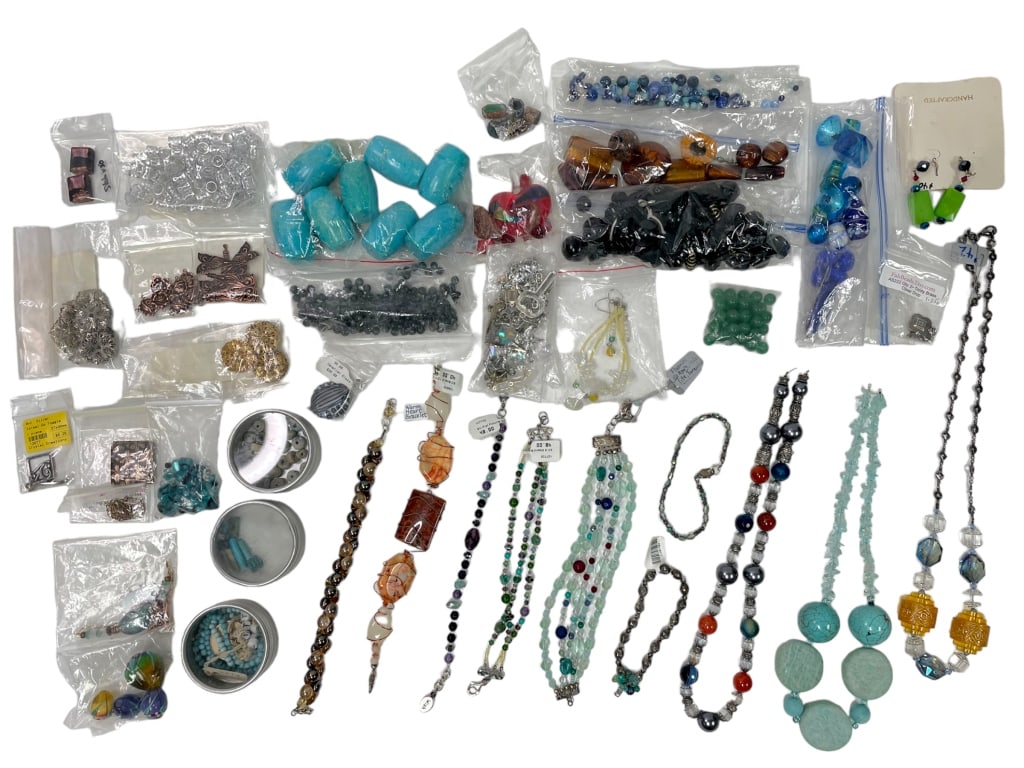 ASSORTED MULTI COLORED BEAD MIX (1 of 2)