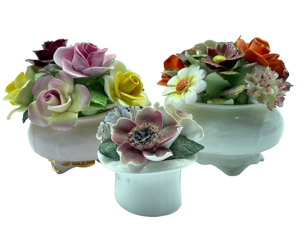 VINTAGE ROYAL ADDERLEY BONE CHINA FLOWER BOUQUET: -VINTAGE ROYAL ADDERLEY BONE CHINA FLOWER BOUQUET -VERY GOOD PRE-OWNED CONDITION-ANX-AG92623
