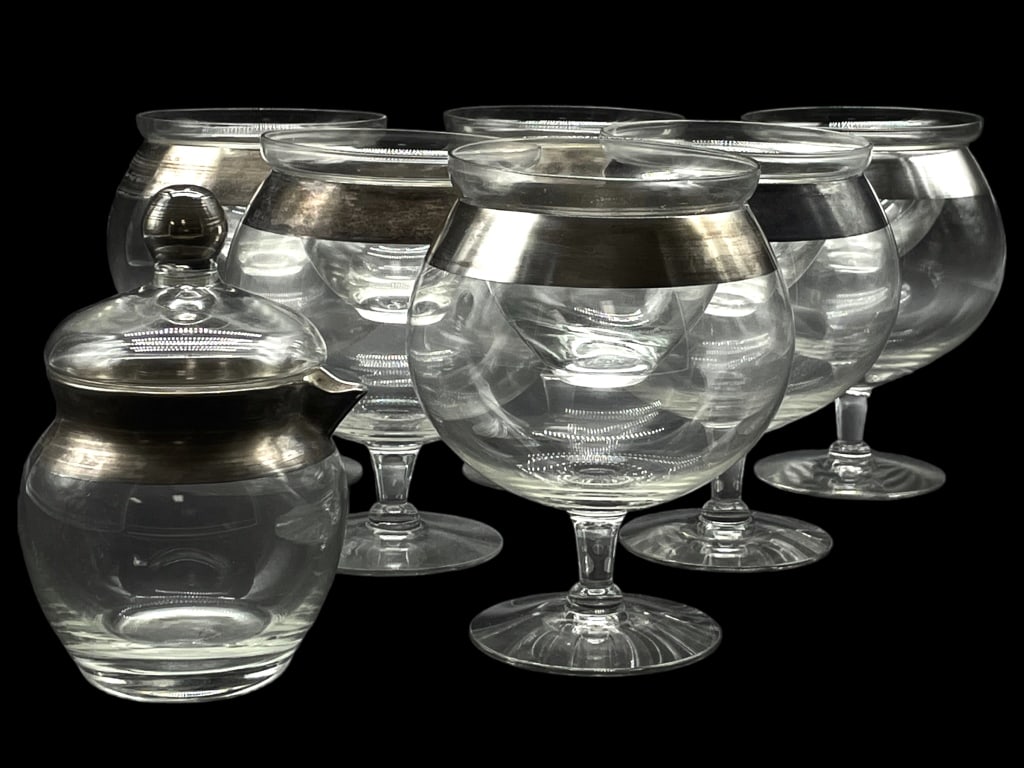 VTG DOROTHY THORPE STYLE SHRIMP COCKTAIL GLASSES 6: VTG DOROTHY THORPE STYLE COCKTAIL GLASSES WITH SHRIMP COCKTAIL INSERTS-SET OF 6 GLASSES & 1 CONDIMENT JUG-VERY GOOD CONDITION-JR SR SDE BRN CAB 10/02