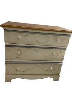 THOMASVILLE COUNTRY FRENCH SIDE DRAWER DRESSER 38": THOMASVILLE IMPRESSIONS COUNTRY FRENCH SIDE DRAWER DRESSER -34" X 38" X 20" APPROX-VERY GOOD PRE OWNED CONDITION , MINOR WEAR-DP10223