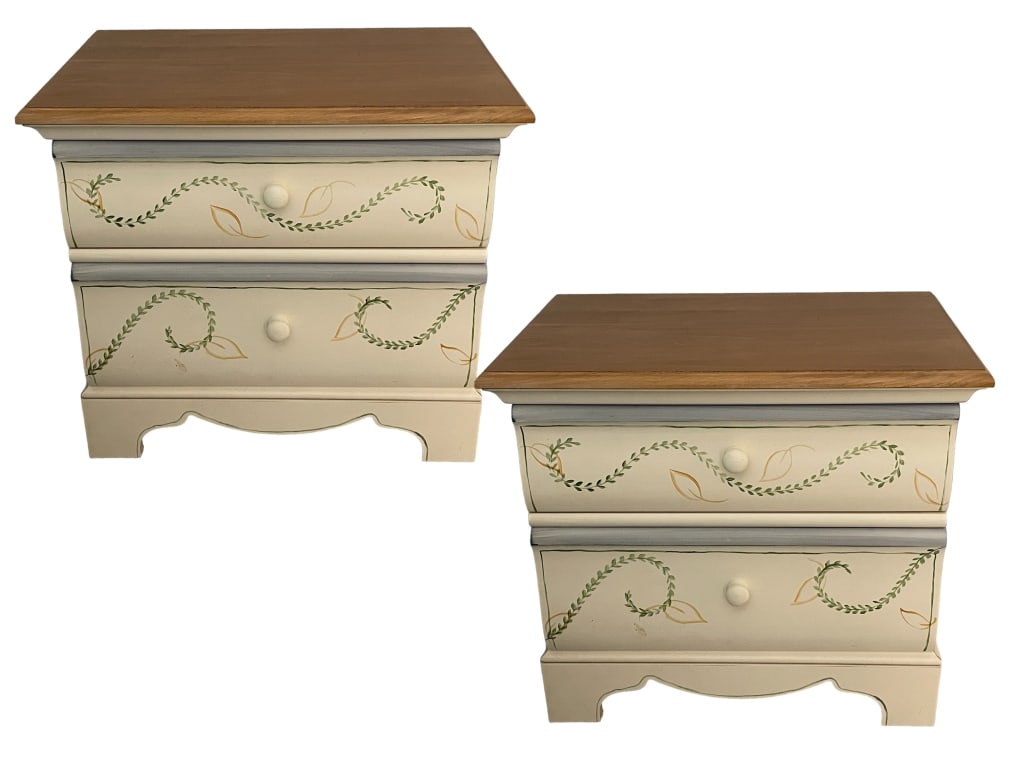 THOMASVILLE COUNTRY FRENCH END TABLES, PAIR 28" (1 of 5)