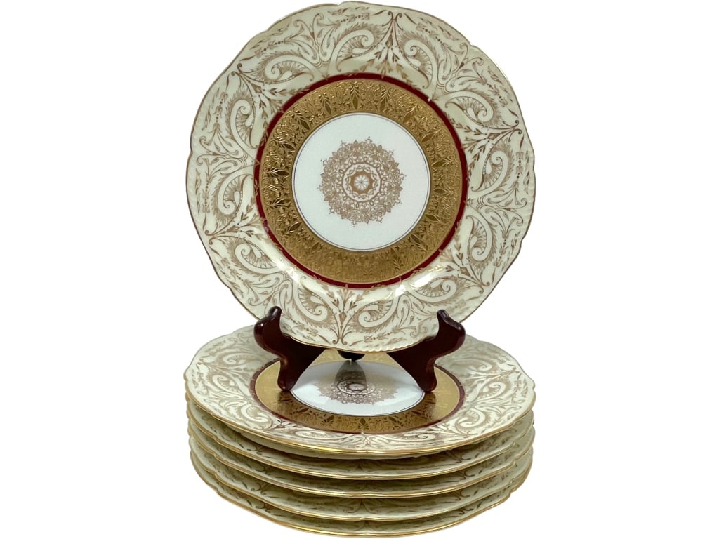 FRENCH LIMOGES STYLE 10" DINNER PLATES (6): -FRENCH LIMOGES STYLE 10" DINNER PLATES WITH FLORAL SCROLL & GOLD ACCENTS -SET OF (6) PLATES -MAKERS STAMP ON BACK -VERY GOOD CONDITION -JR SR BAC CAB 10/05 Bidders may pick up their items from the au