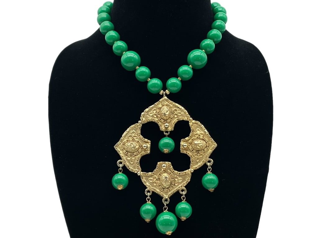 GREEN PEARL & GOLD FILIGREE STATEMENT NECKLACE (1 of 4)