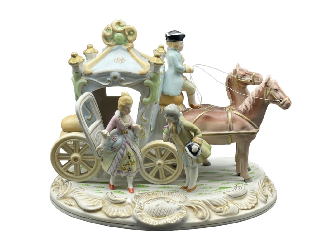 PORCELAIN HORSE DRAWN CARRIAGE FIGURINE JAPAN 7" (1 of 6)