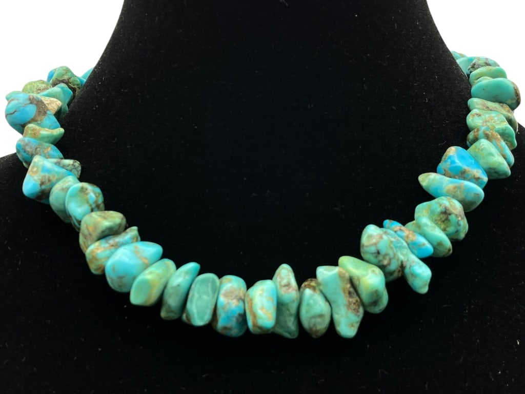 NATIVE AMERICAN CHUNKY TURQUOISE NUGGET NECKLACE (1 of 3)