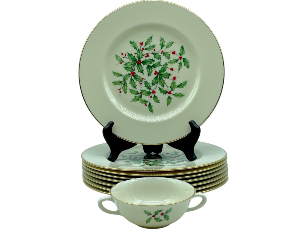 LENOX SPECIAL HOLLY THEMED PLATE SET (9) (1 of 8)