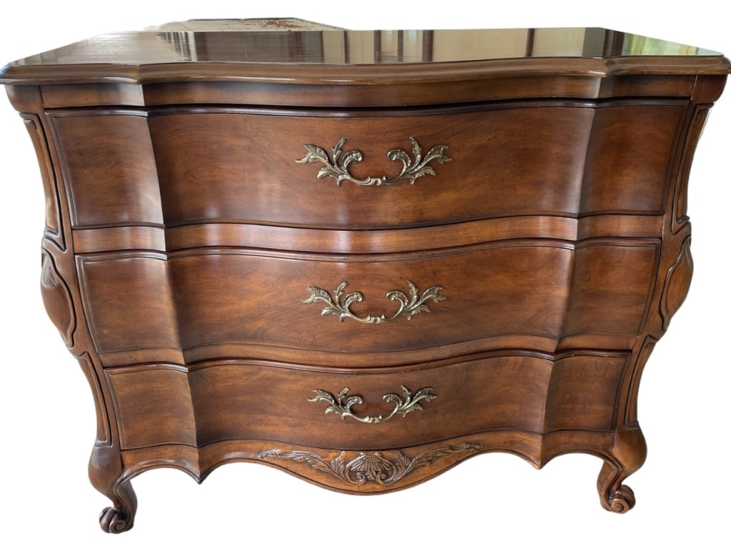 WHITE FINE FURNITURE PROVINCIAL STYLE DRESSER 40" (1 of 7)