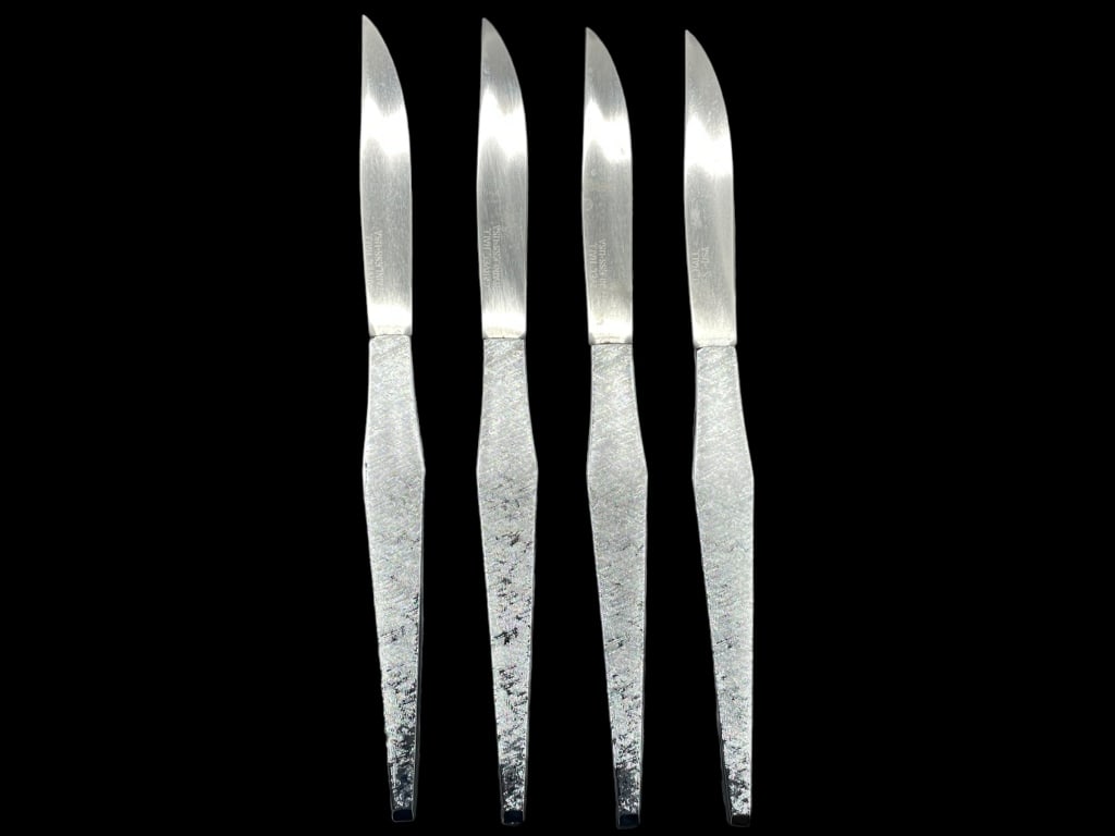 CARVELL HALL STAINLESS STEAK KNIVES (4) (1 of 4)