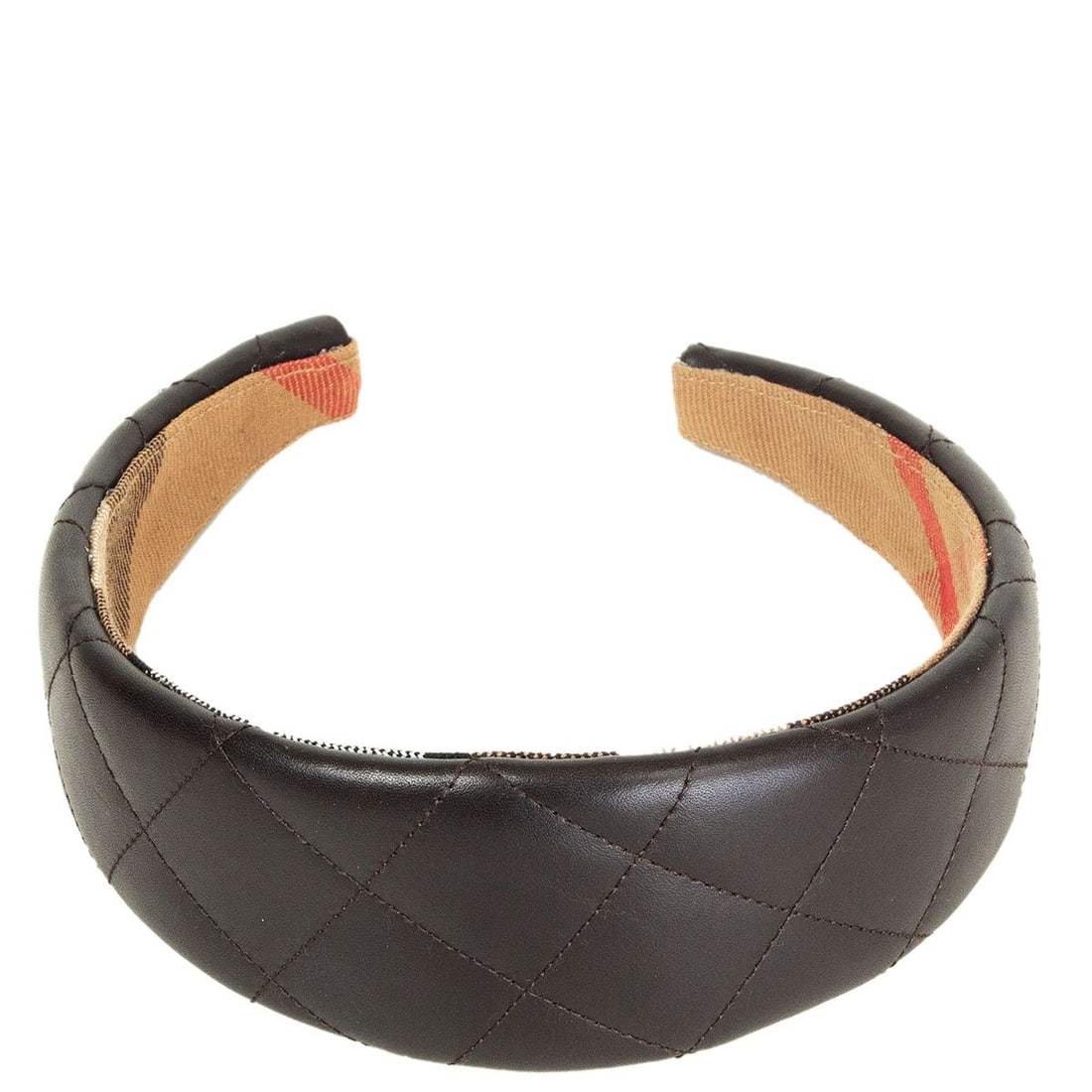 BURBERRY QUILTED LEATHER HEADBAND 15.5": -BURBERRY QUILTED LEATHER HEADBAND -SIZE: 15.5" -PREOWNED CONDITION -WEAR CONSISTENT WITH AGE & USE - JR BTQ WHT CSE 10/19 Bidders may pick up their items from the auction-house or have their items sh