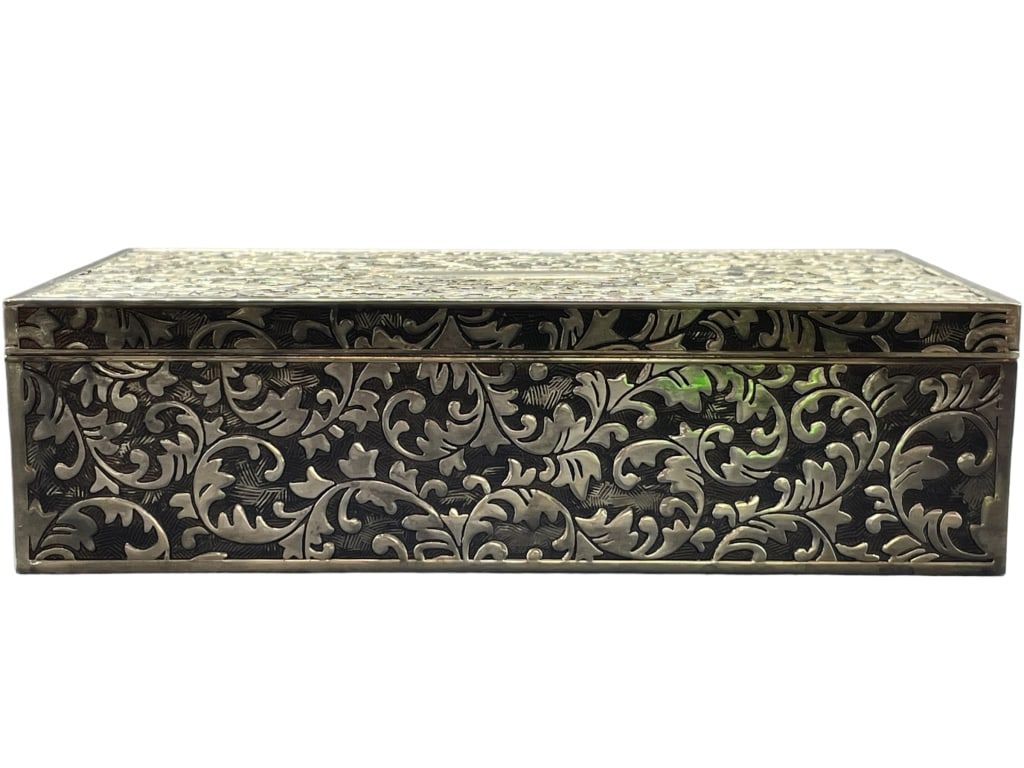 VTG DECORATIVE TRINKET BOX 6" (1 of 4)