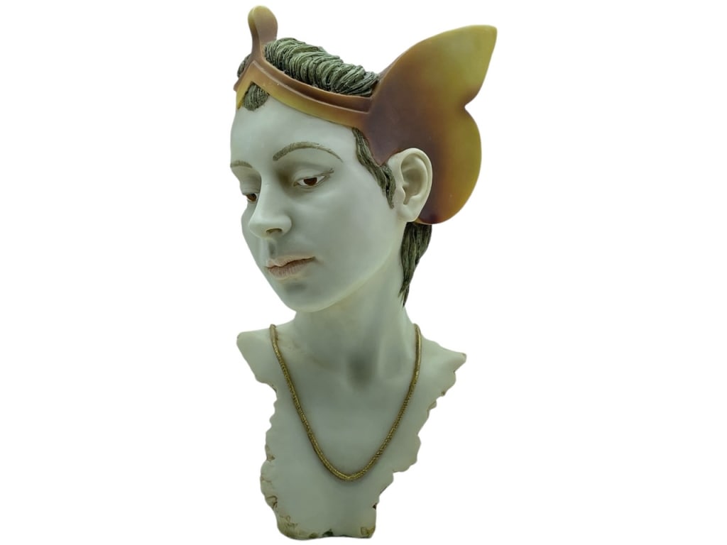 MICHAEL TALBOT FOR FLAMBRO USE ELF BUST 12": -MICHAEL TALBOT FOR FLAMBRO USE ART 4 SASON FALL ELF BUST -SIZE:12" X 7" -VERY GOOD CONDITION-JR SR CBY 10/23 Bidders may pick up their items from the auction-house or have their items shipped.Appoint