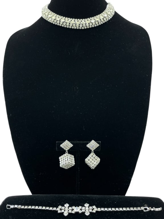 VTG FASHION JEWELRY COLLECTION (3) (1 of 6)