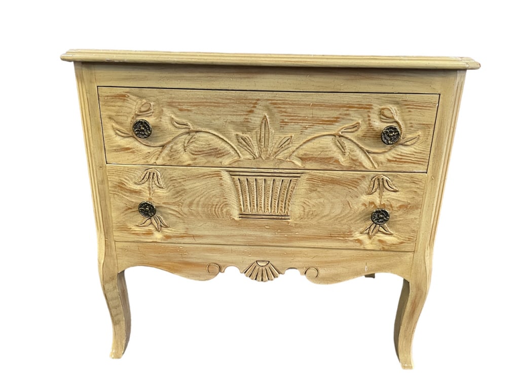 VINTAGE DAVIS CABINET CO. CHEST OF DRAWERS 25" (1 of 5)