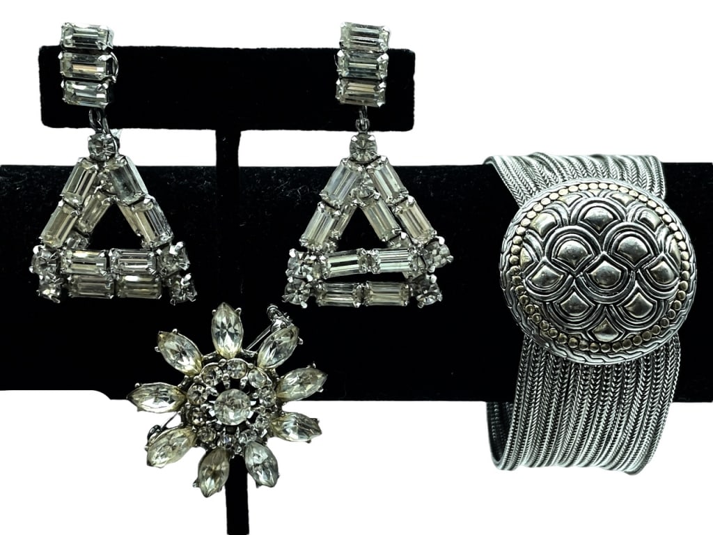 VTG COSTUME JEWELRY COLLECTION (3) (1 of 4)