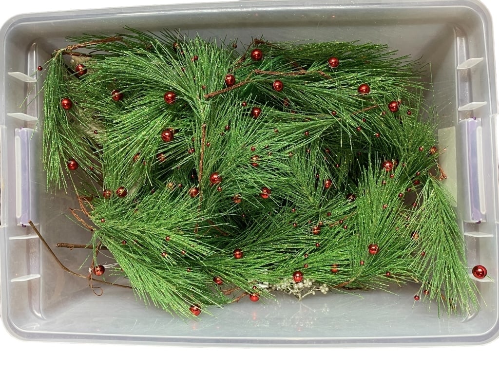 LOT OF CHRISTMAS DECORATIONS: -LOT OF CHRISTMAS DECORATIONS -DECORATIVE PINE TREE BRANCHES WITH BERRIES-GOOD CONDITION -11/07