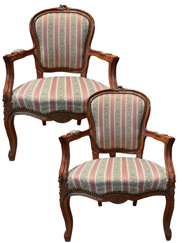 PAIR OF FRENCH STYLE BERGERE CHAIRS 38": PAIR OF FRENCH STYLE BERGERE CHAIRS-38" X 25" X 18" APPROX EACH-VERY GOOD PRE OWNED CONDITION MINOR WEAR-DP11723 Bidders may pick up their items from the auction-house or have their items shipped. App