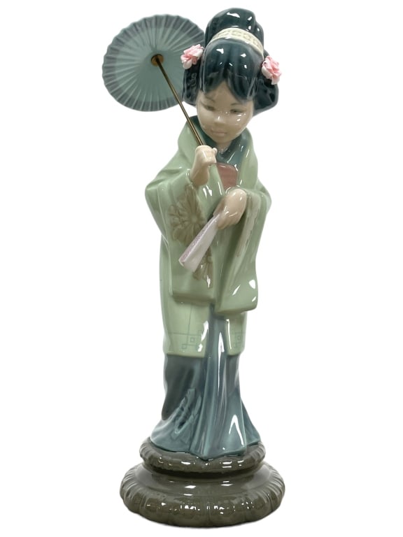LLADRO GEISHA WITH PARASOL PORCELAIN FIGURINE 11" (1 of 6)