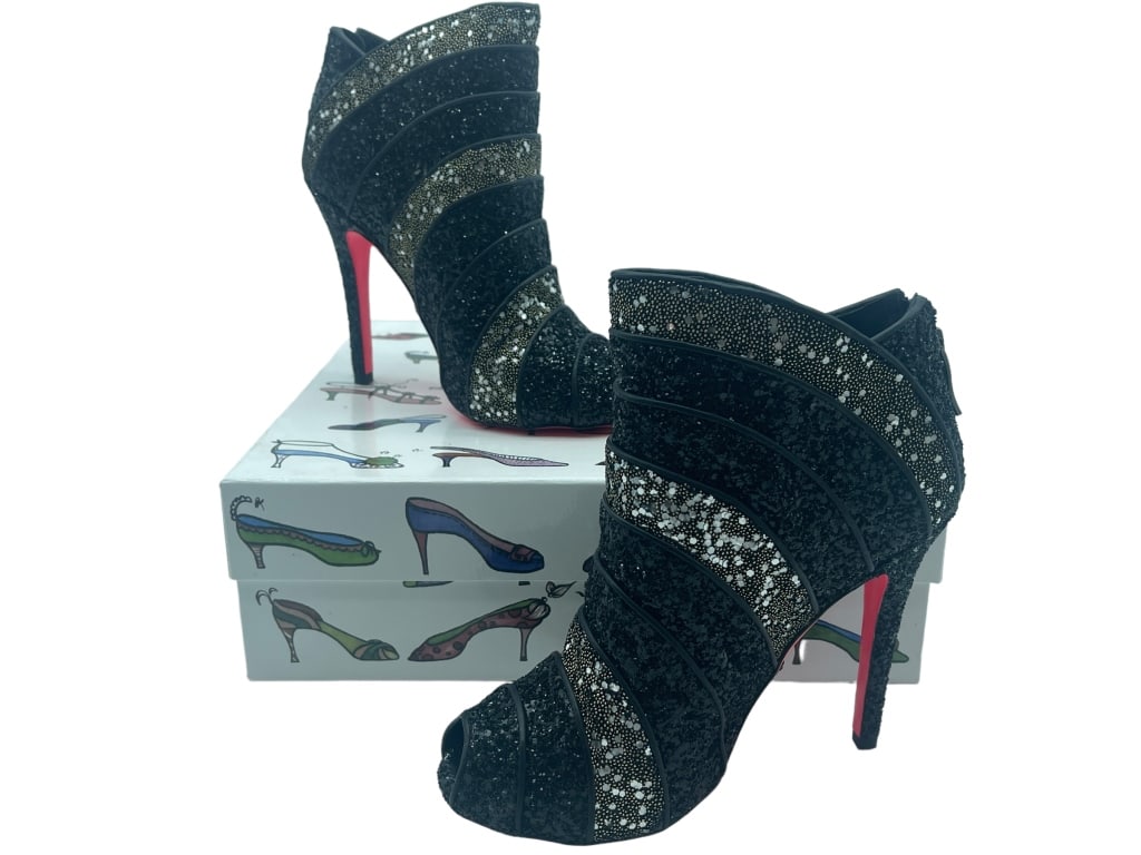 NEW SUECOMMA BONNIE BLACK/ GOLD ANKLE BOOTS $705: NEW SUECOMMA BONNIE BLACK/ GOLD ANKLE BOOTS $705 -NEW IN BOX WITH DUST BAG-SZ 37-FROM WORTH AVENUE SHOE STORE LIQUIDATION-4.5" HEELS