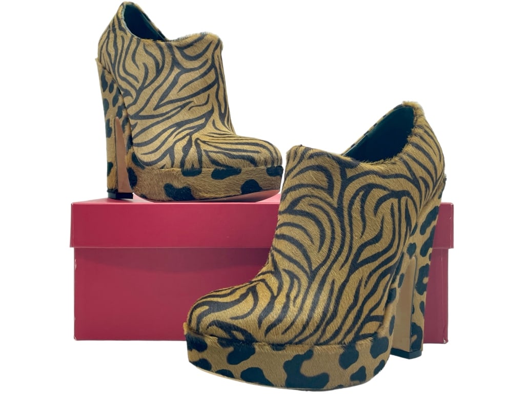 NEW JEROME C. ROUSSEAU HOC ANKLE BOOTS $895: NEW JEROME C. ROUSSEAU HOC ANKLE BOOTS $895 -ITALIAN DESIGNER-BRAND NEW WITH DUSTBAG-FUN ANIMAL PRINT-RETAIL $895-SZ 40