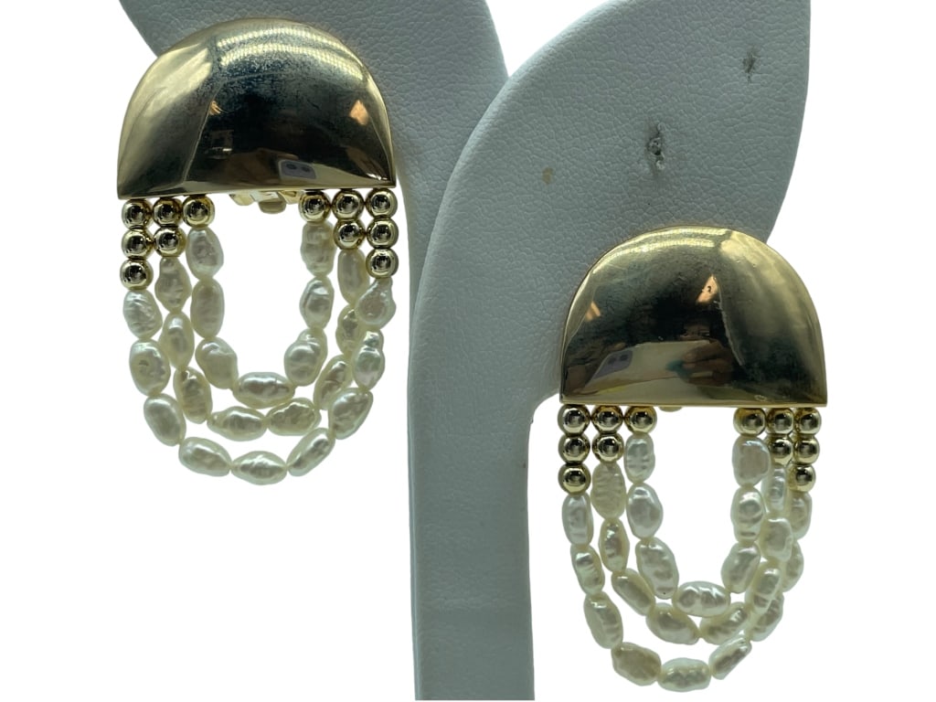 KENNETH J LANE STYLE GOLD & PEARL DROP EARRINGS: -KENNETH J LANE STYLE GOLD & PEARL DROP CLIP ON EARRINGS -VERY GOOD CONDITION -JR SR 10/11