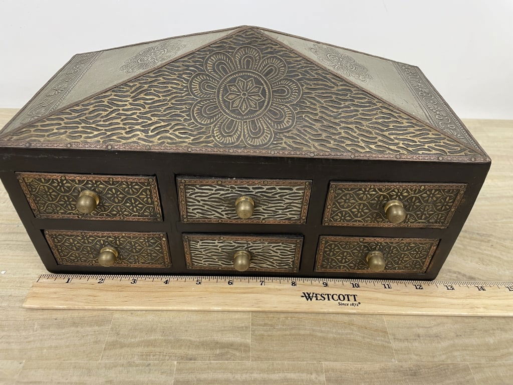 VINTAGE 6 DRAWER BOX (1 of 3)